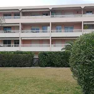 3 Personnes , Mentone Francia
