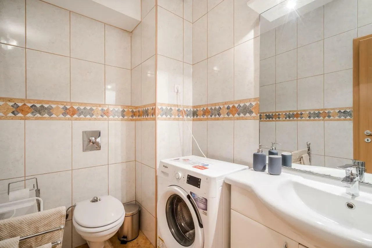 Bpr Vivid Downtown Vibe With Balcony Apartment Budapest