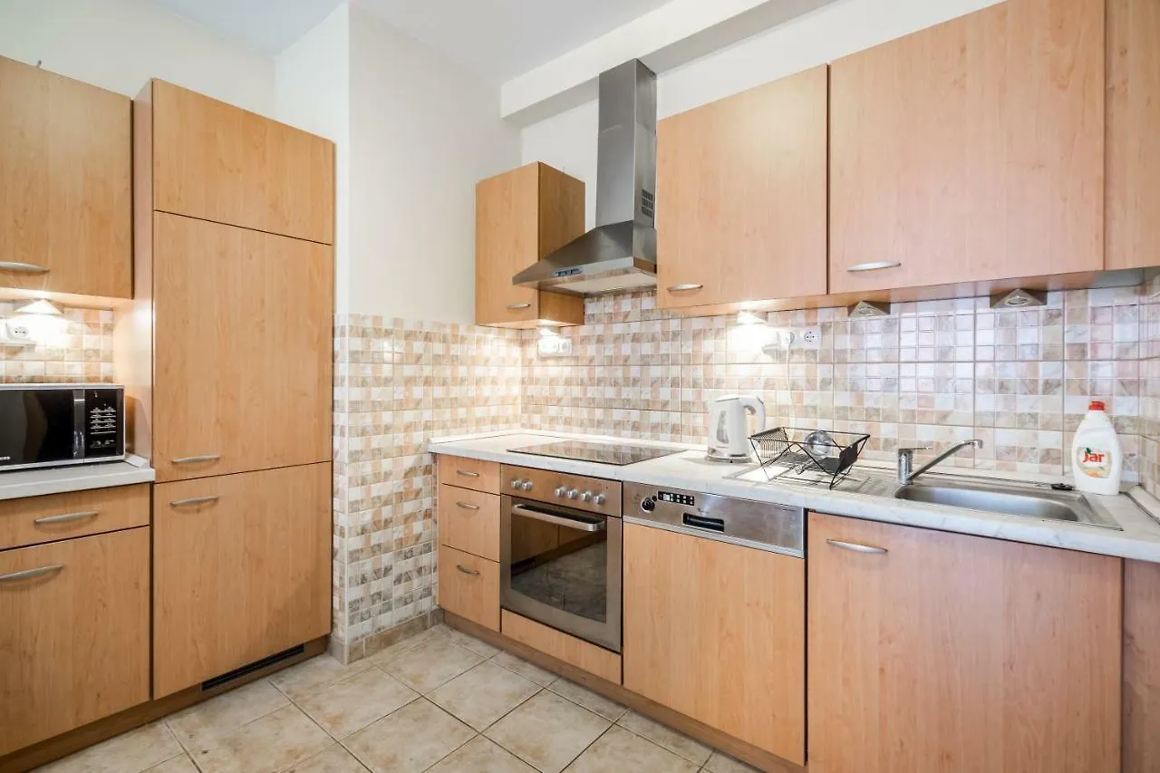 Bpr Vivid Downtown Vibe With Balcony Apartment Budapest