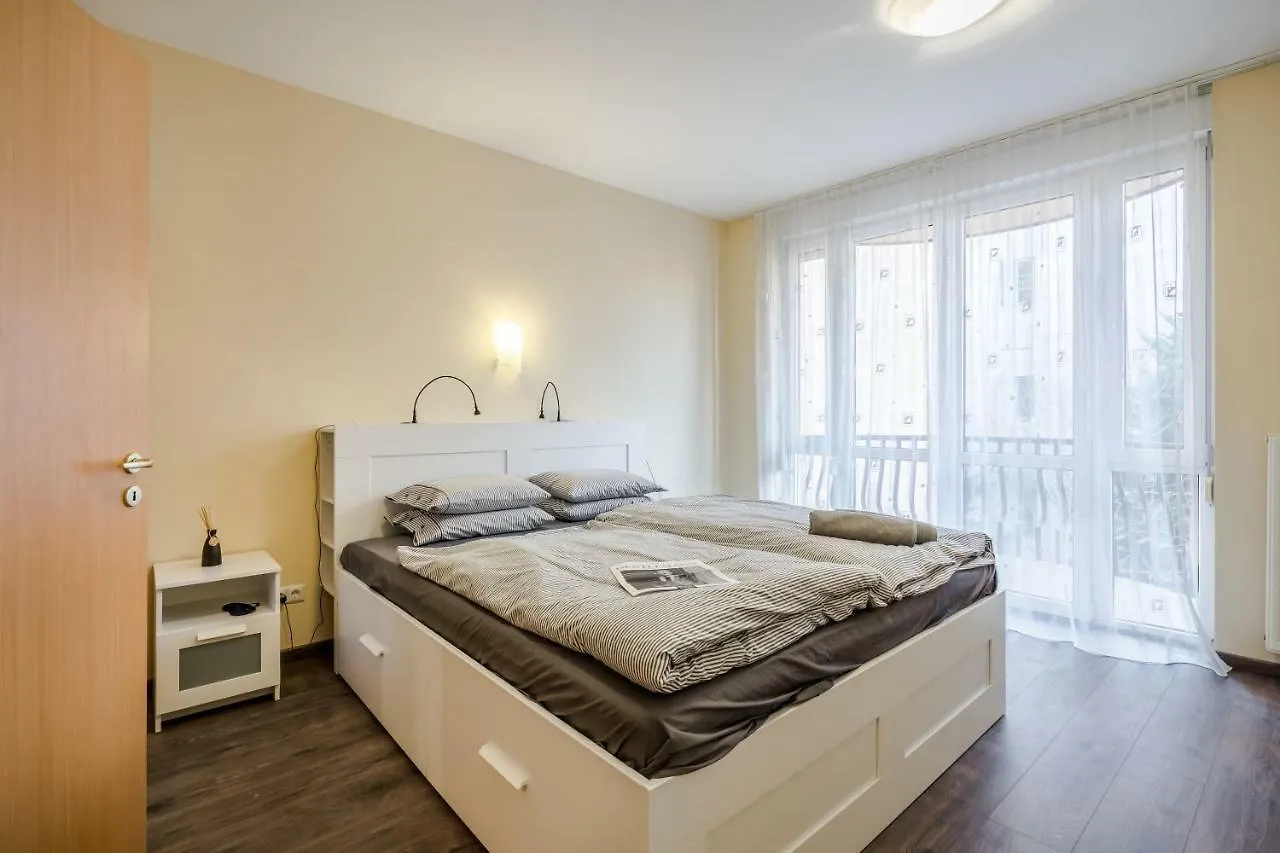 Bpr Vivid Downtown Vibe With Balcony Apartment Budapest 0*,  Hungary