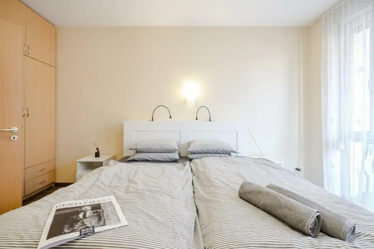 Bpr Vivid Downtown Vibe With Balcony Apartment Budapest